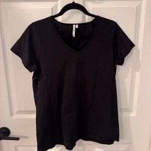 Lulu B Women's V- Neck Short Sleeve Top Size S Black Stretch T‎ Shirt